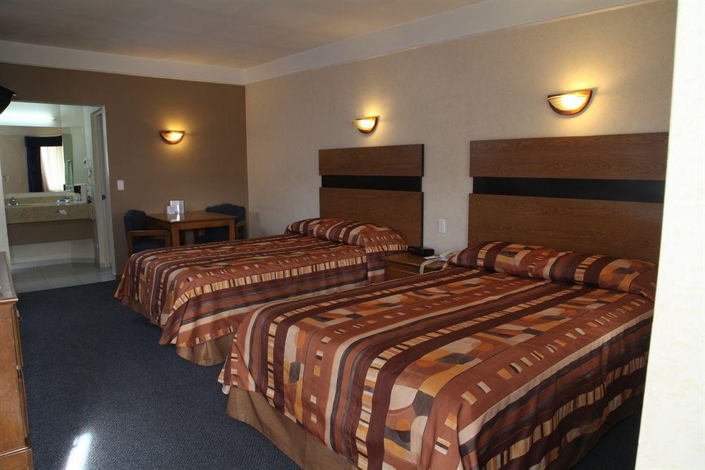 American Inn Hotel & Suites Parral 外观 照片