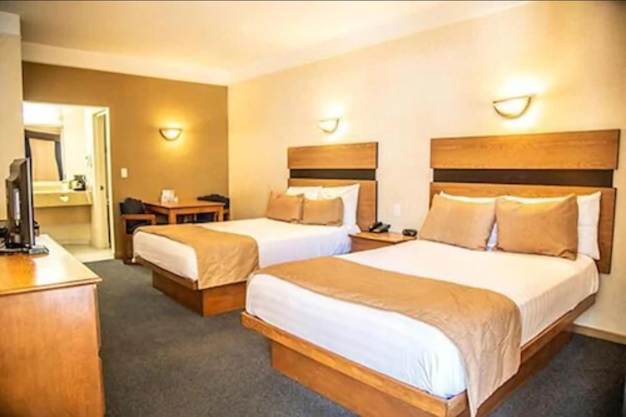 American Inn Hotel & Suites Parral 外观 照片