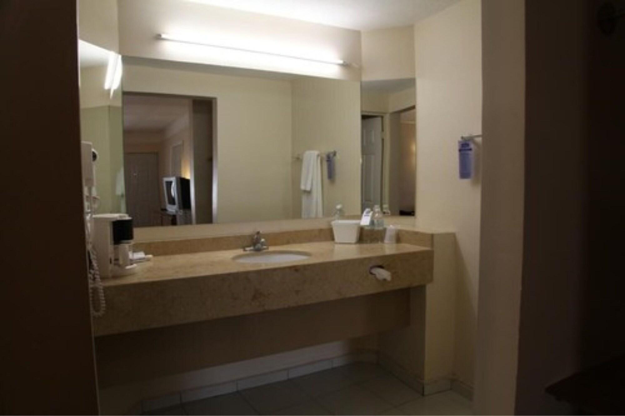 American Inn Hotel & Suites Parral 外观 照片