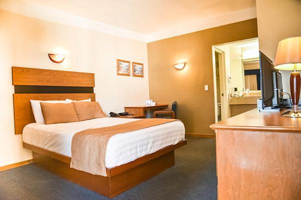 American Inn Hotel & Suites Parral 外观 照片